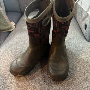 Bogs Kids Waterproof Rain Boots - Grey with Red/Black Pattern Size 4